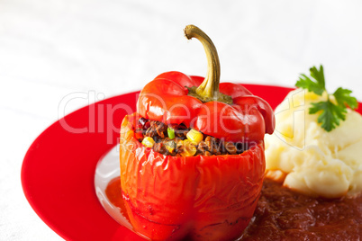 gebackene gefüllte Paprika