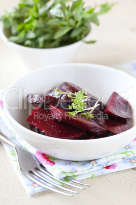 rote Beete in Schale / beetroot in a bowl