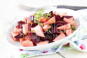 Salat mit rote Beete und Apfel / salad with beetroot and apple