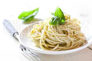 frische Pasta mit Pesto / fresh pasta with pesto