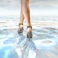 Frauenbeine mit hohen Schuhen