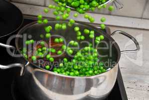 Cooking green peas