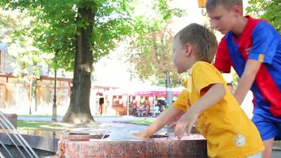 Children at the fountain