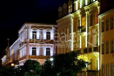 Karlovy Vary Hausfassaden Nacht - Karlovy Vary facade by night 01