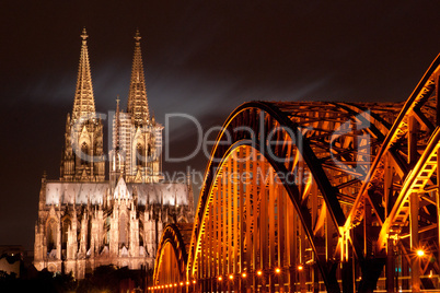 Kölner Dom bei Nacht