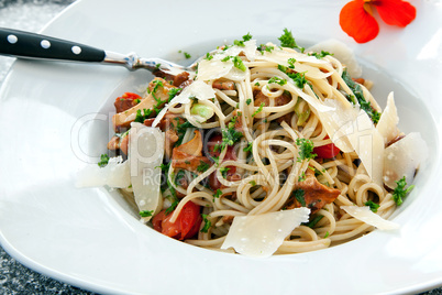 Spaghetti mit Pfifferlingen und Parmesan