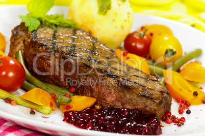 Rumpsteak mit grünen Bohnen,Püree,Karotten