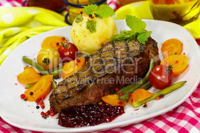 Rumpsteak mit grünen Bohnen,Püree,Karotten