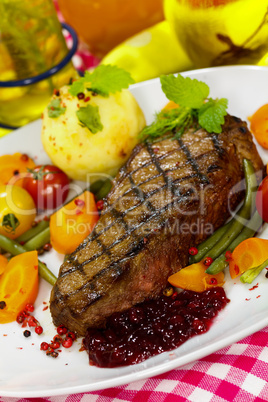 Rumpsteak mit grünen Bohnen,Püree,Karotten