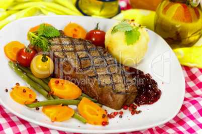 Rumpsteak mit grünen Bohnen,Püree,Karotten