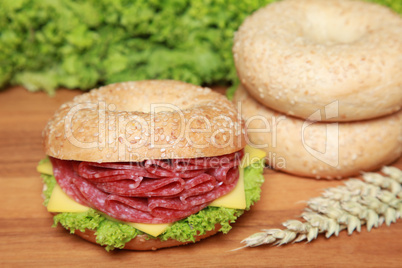 Salami-Bagel