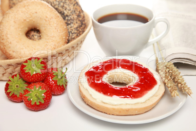 Frühstück mit Bagels