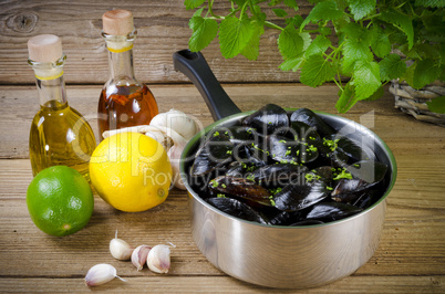 Mussels with ingredients