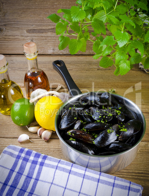 Mussels with ingredients