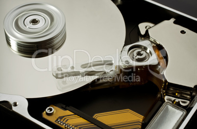 hard disk drive zero-five (moving head)
