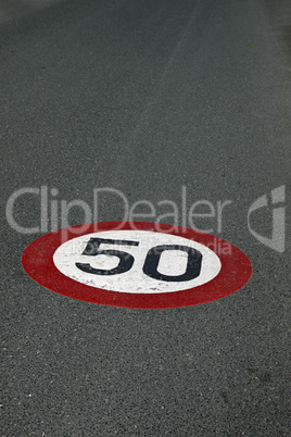 Strassenmarkierung Tempo 50