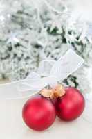 Weihnachtskugeln mit Schleife / christmas balls with ribbon