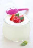 frische Quarkspeise / fresh vanilla yogurt