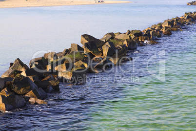 Wellenbrecher am Strand von Wustrow