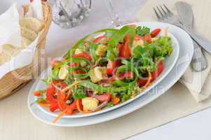 Vegetable salad with grilled cheese