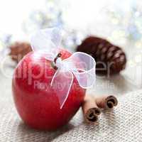 frischer Weihnachtsapfel / fresh christmas apple