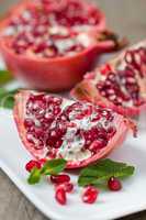 reifer Granatapfel / ripe pomegranate