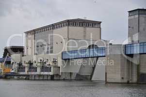Wasserkraftwerk an der Staustufe Frankfurt-Griesheim