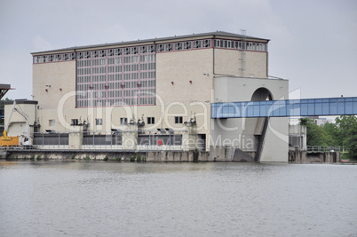 Wasserkraftwerk an der Staustufe Frankfurt-Griesheim