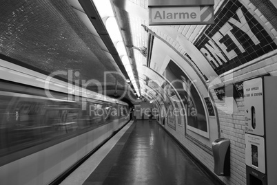 Train departing in Paris Metro