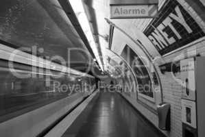 Train departing in Paris Metro