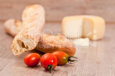 Baguette and tomatoes