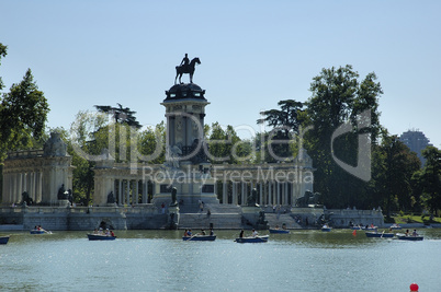 Retiro lake