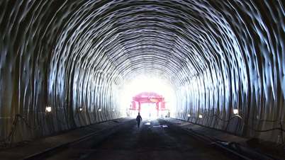 Tunnel 8