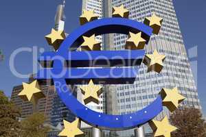 Eurozeichen vor der Europäischen Zentralbank in Frankfurt
