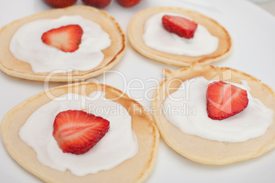 Flapjacks With Strawberries and Cream
