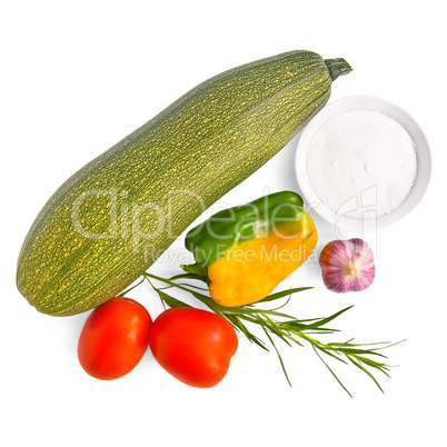 Zucchini with vegetables and salt