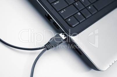 Connect usb cable to a laptop