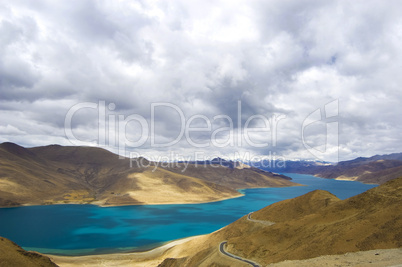 yamdrok river, tibet