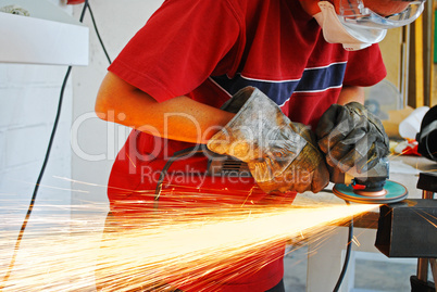 grinder metal worker