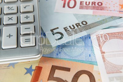 Detail euro notes and calculator