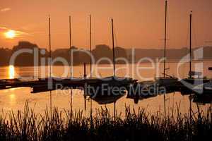 Sonnenuntergang am Bootshafen