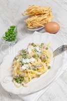 noodles with cream and ham