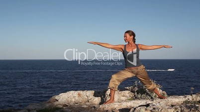 Frau macht Yoga