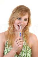 Girl start brushing teeth.