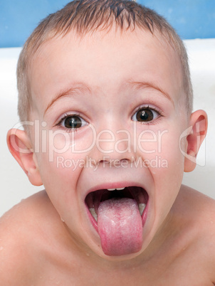 Little child tongue