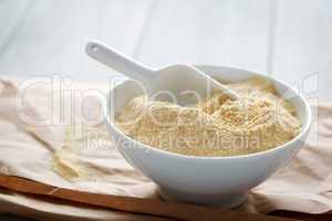 Kichererbsenmehl - Chickpea Flour in a bowl