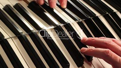 Piano keyboard reflection
