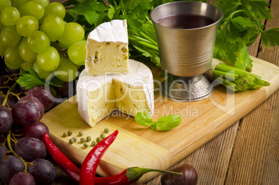 brie with green pepper