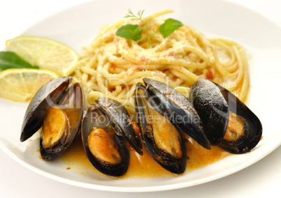 mussels with spaghetti