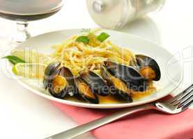 mussels with spaghetti